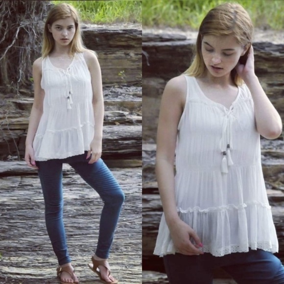 Lace Trimmed Ruffle Tank - Picture 2 of 8